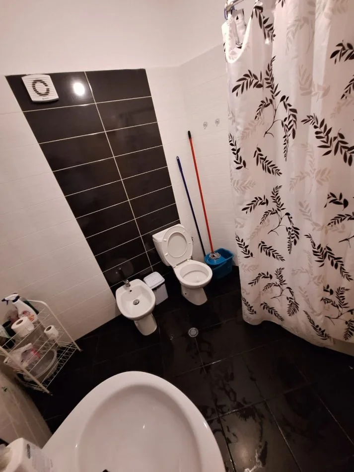 Tirane, shitet apartament 1+1 Kati 8, 68 m² 98.000 € (Yzberisht)