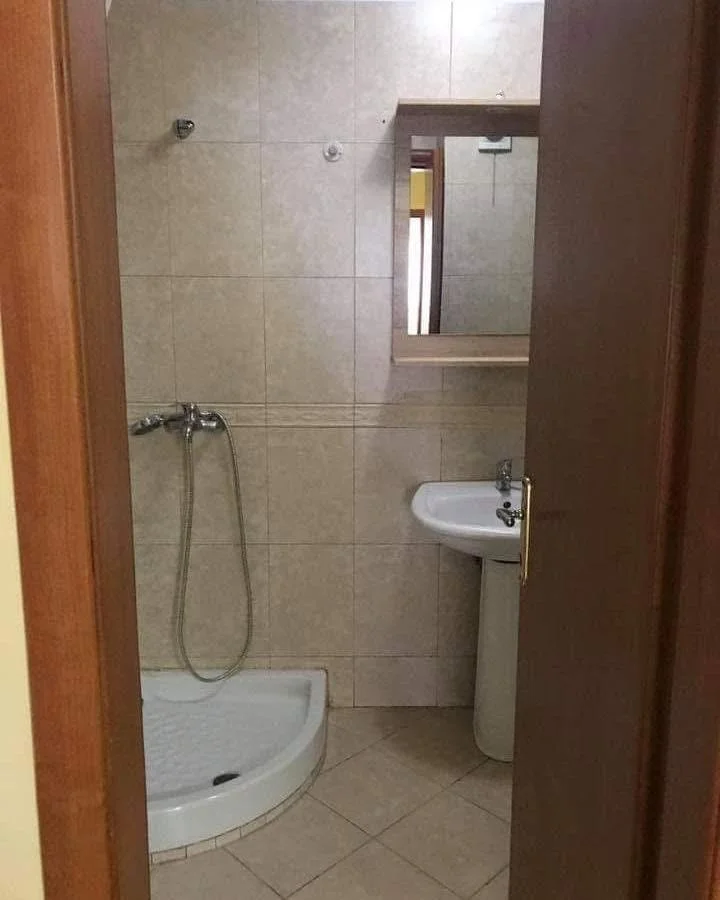 Tirane, jepet me qera zyre Kati 2, 85 m² 600 € (Isa boletini)