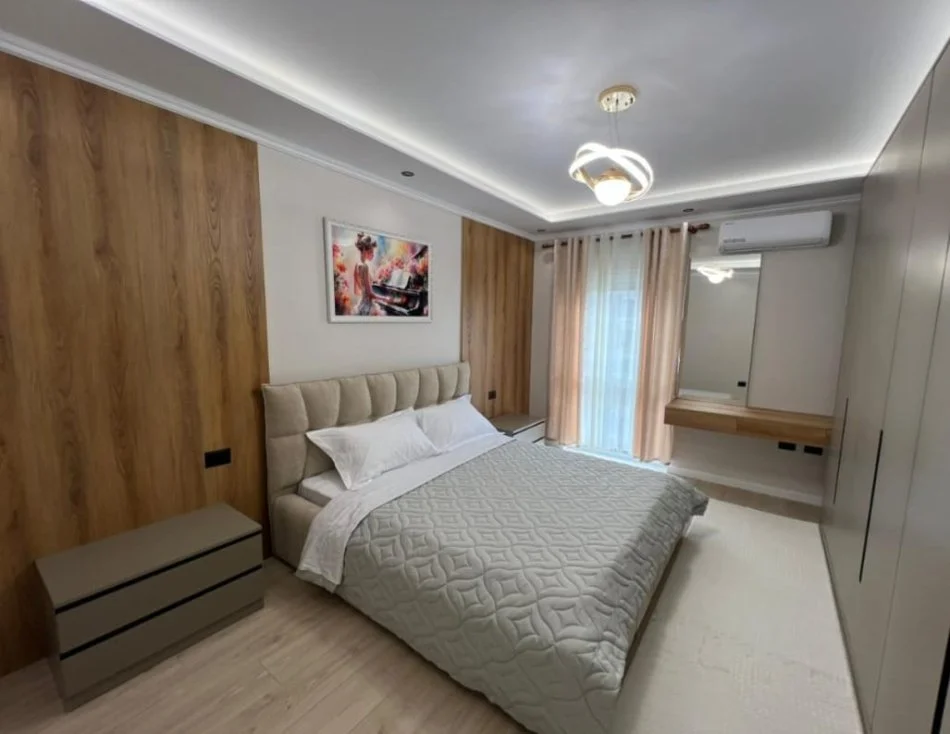 Shqiperi, jepet me qera apartament 1+1 Kati 7, 80 m² 600 € (Zogu i zi)