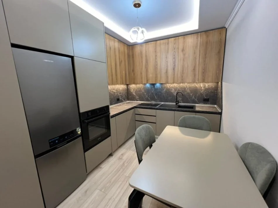 Shqiperi, jepet me qera apartament 1+1 Kati 7, 80 m² 600 € (Zogu i zi)