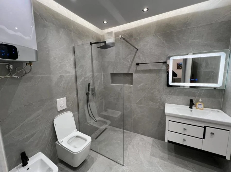 Shqiperi, jepet me qera apartament 1+1 Kati 7, 80 m² 600 € (Zogu i zi)