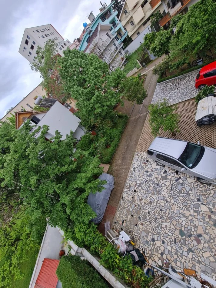 Tirane, jepet me qera apartament 1+1 , 60 m² 400 € (Kinostudio)