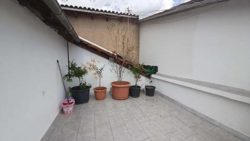 Tirane, jepet me qera apartament 2+1 Kati 4, 601 € (Stadiumi dinamo)