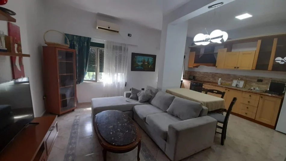 Tirane, jepet me qera apartament 2+1 Kati 4, 601 € (Stadiumi dinamo)