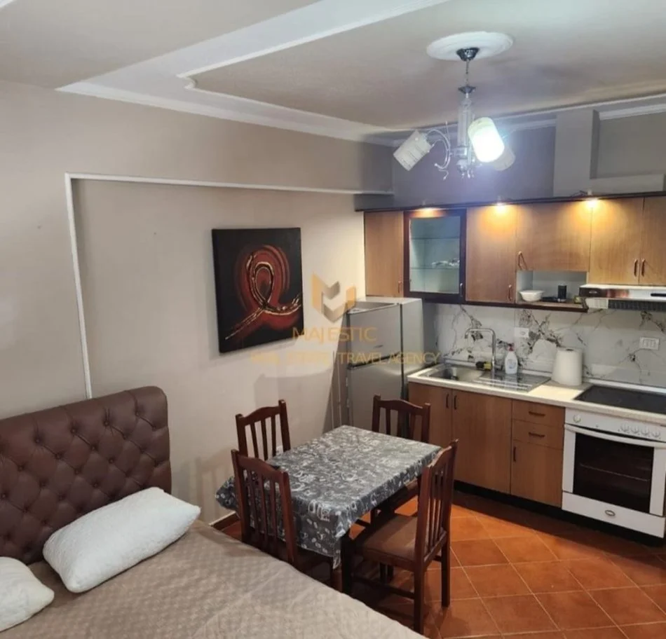 Tirane, jepet me qera garsonier Kati 1, 50 m² 501 € (Petro nini)