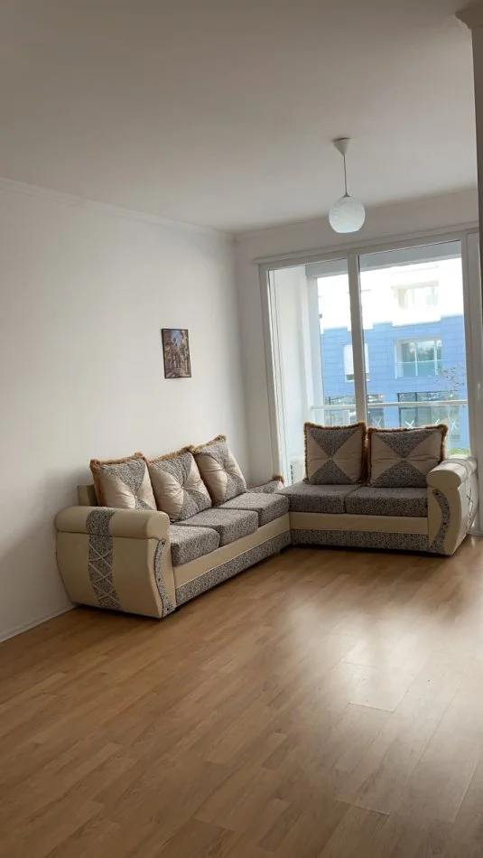 Tirane, jepet me qera apartament 1+1+Aneks+Ballkon Kati 1, 63 m² 500 € (Don Bosco Fjori di Bosco)