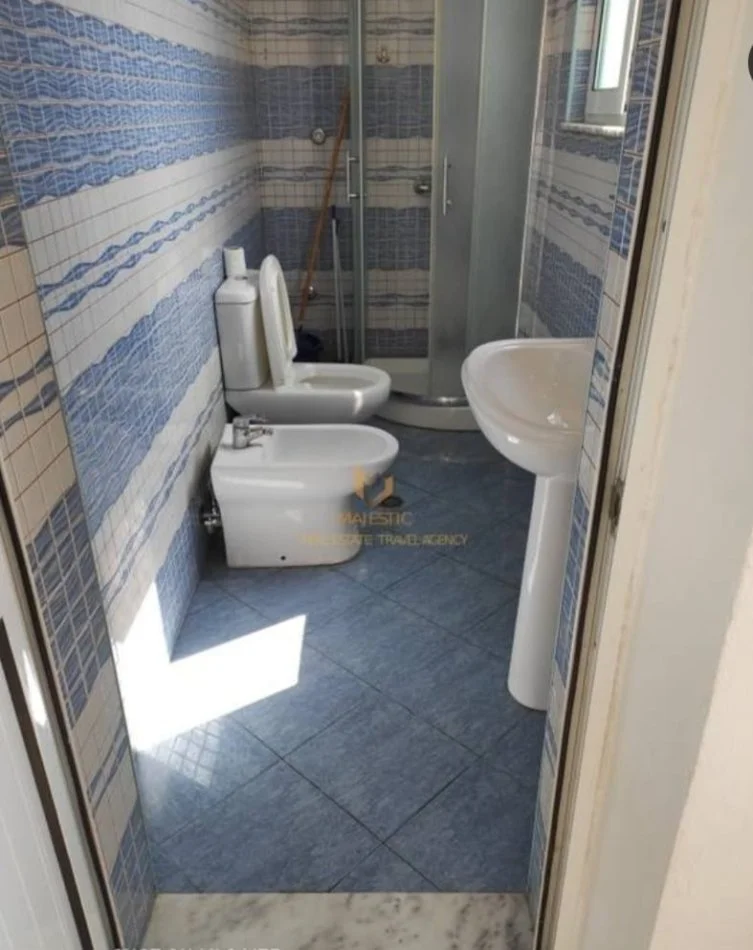 Tirane, shitet apartament 2+1 Kati 4, 65 m² 100.000 € (Shkolla bashkuar)