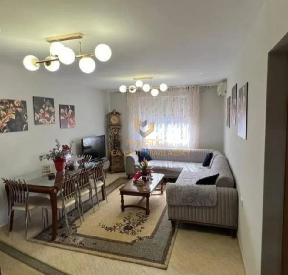 Tirane, jepet me qera apartament 2+1 Kati 5, 78 m² 500 € (Xhamllik)