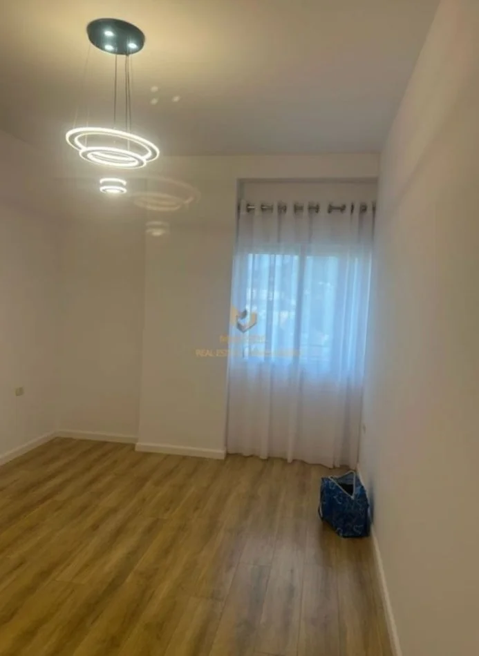 Tirane, shitet apartament 1+1 Kati 4, 64 m² 90.000 € (Misto mame)