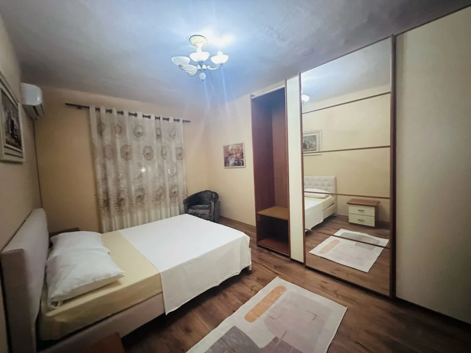Tirane, jepet me qera apartament 2+1+Ballkon Kati 4, 70 m² 500 € (21 dhjetori)