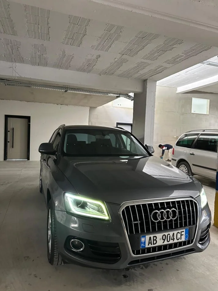 Tirane, shes makine Audi q5 Nafte, ulliri automatik Kondicioner 220.000 km 14.200 €