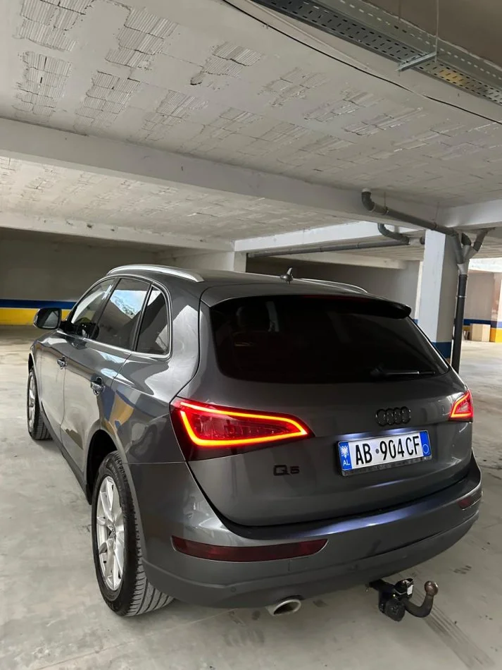 Tirane, shes makine Audi q5 Nafte, ulliri automatik Kondicioner 220.000 km 14.200 €