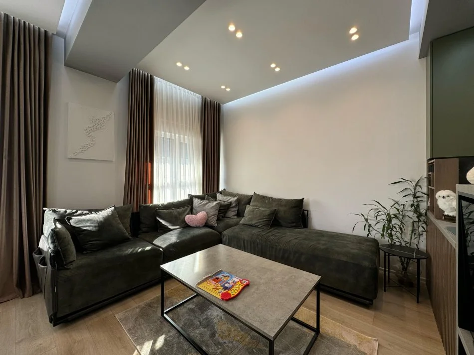 Tirane, shitet apartament Kati 5, 79 m² 