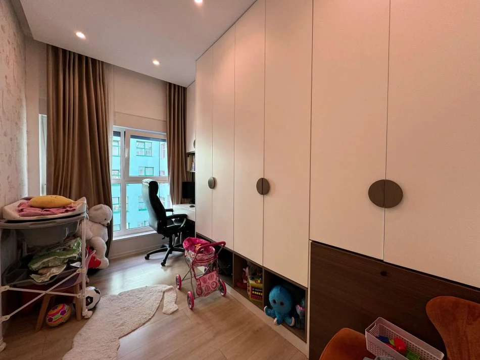 Tirane, shitet apartament Kati 5, 79 m² 