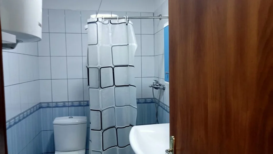 Tirane, jepet me qera apartament 1+1 Kati 3, 70 m² 450 € (Don bosko)