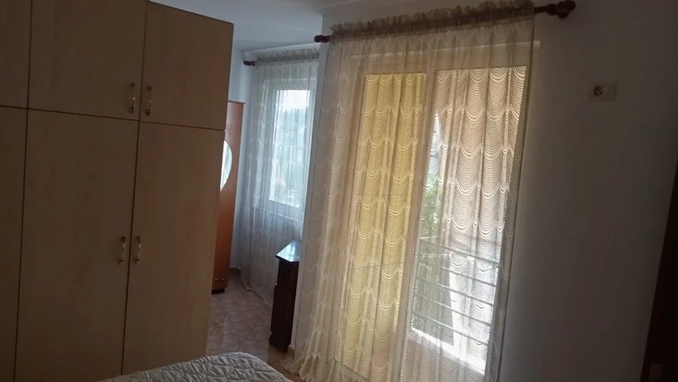 Tirane, jepet me qera apartament 1+1 Kati 3, 70 m² 450 € (Don bosko)