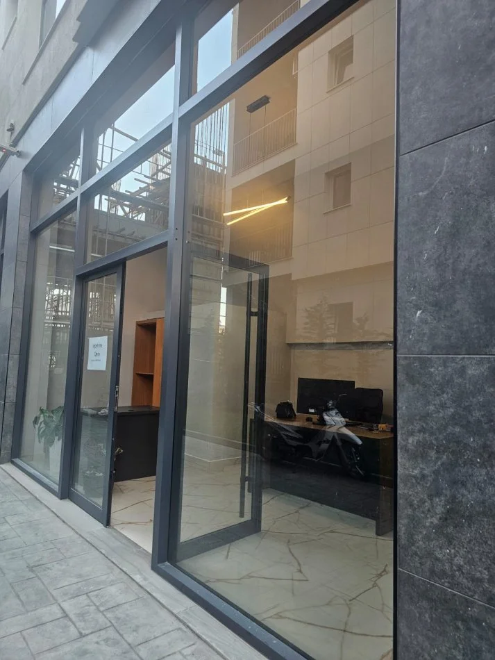 Tirane, jepet me qera ambjent biznesi Kati 0, 25 m² 280 € (Bulevardi Migjeni 70m nga Rotondo Astir)