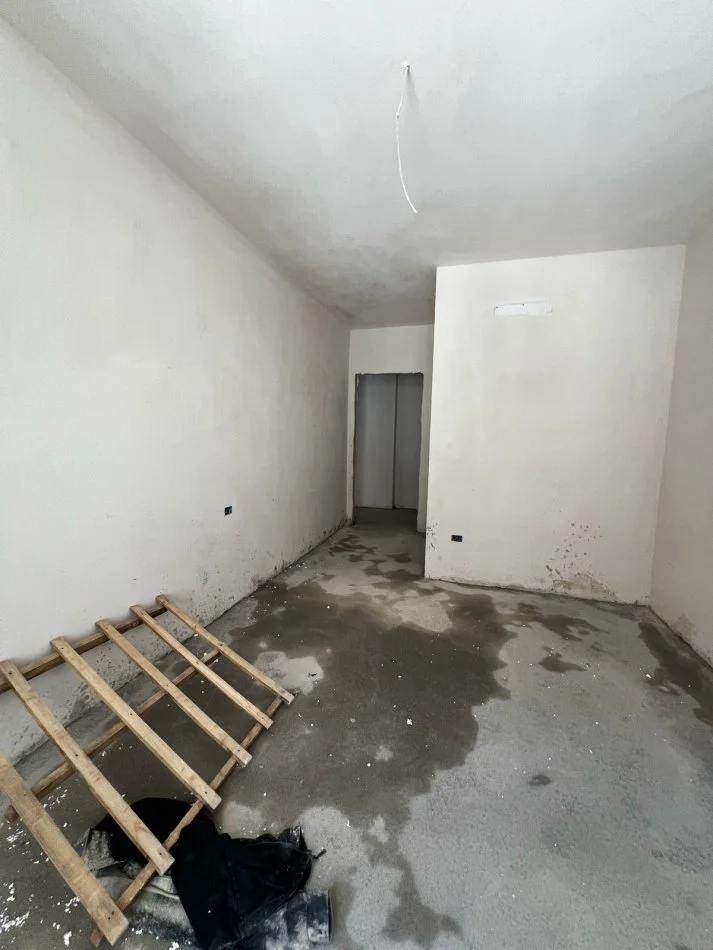 Tirane, shitet apartament 2+1+Ballkon Kati 4, 103 m² 113.000 € (Rruga Lidhja Prizerenit)