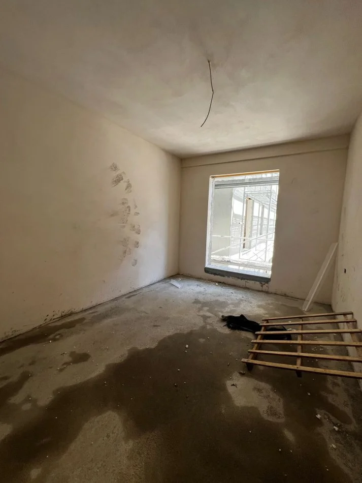 Tirane, shitet apartament 2+1+Ballkon Kati 4, 103 m² 113.000 € (Rruga Lidhja Prizerenit)