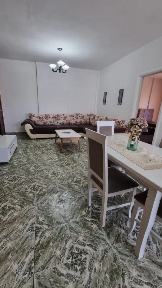 Tirane, jepet me qera 2+1+Ballkon Kati 8, 100 m² 500 € (Rruga Don Bosko)