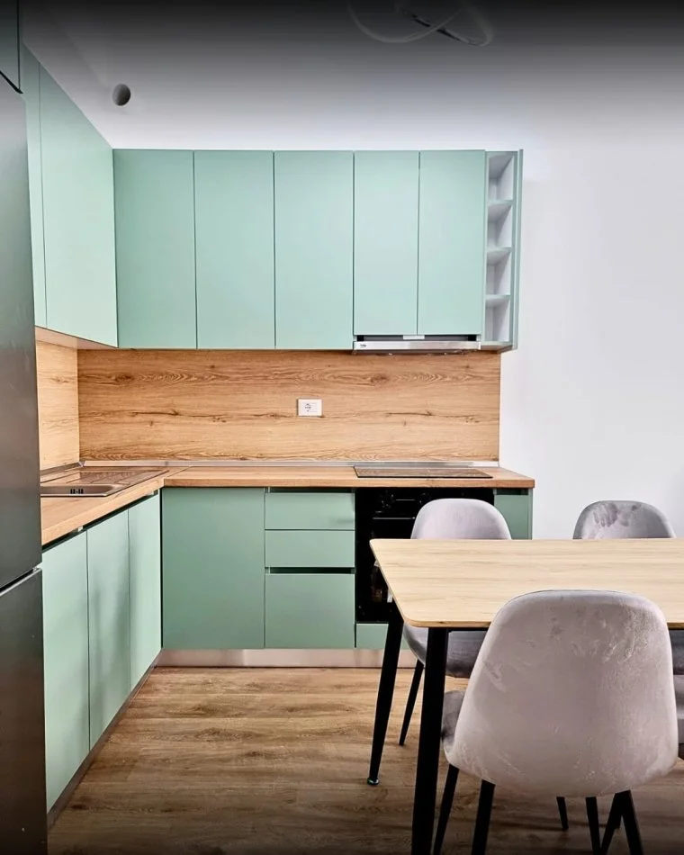 Tirane, jepet me qera apartament 2+1+Ballkon , 500 € 