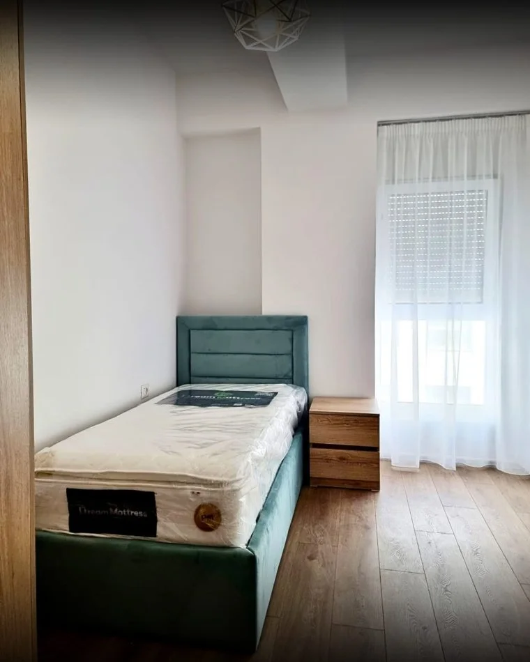 Tirane, jepet me qera apartament 2+1+Ballkon , 500 € 