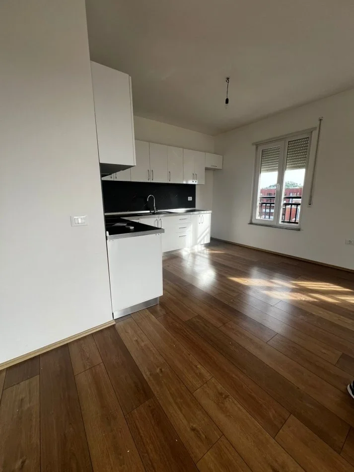 Tirane, shitet 3+1+Ballkon Kati 9, 125 m² 167.000 € (Rruga Teodor Keko)