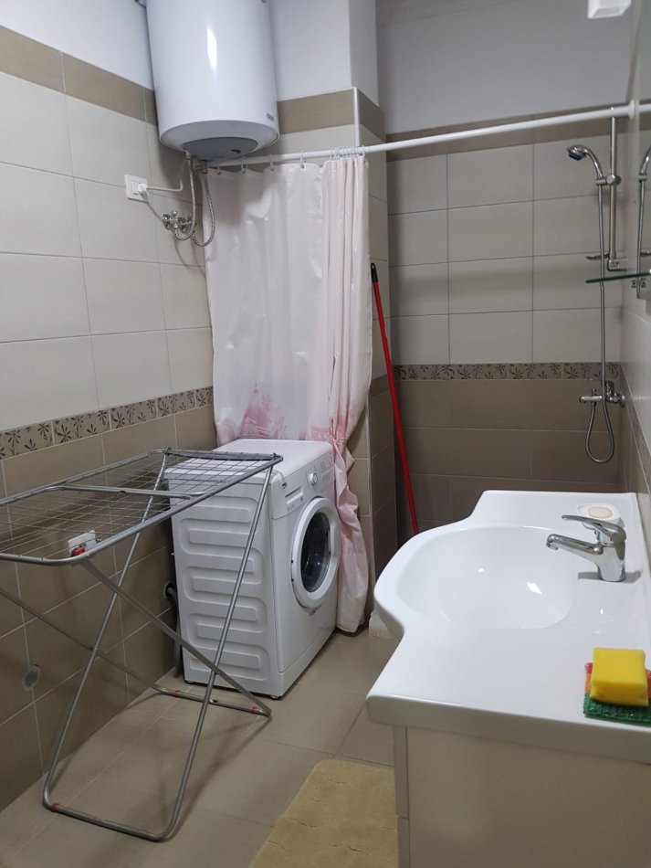 Tirane, Pazari i Ri, me qera 1+1 Kati 3, 72 m² 530 € (Qemal Stafa)
