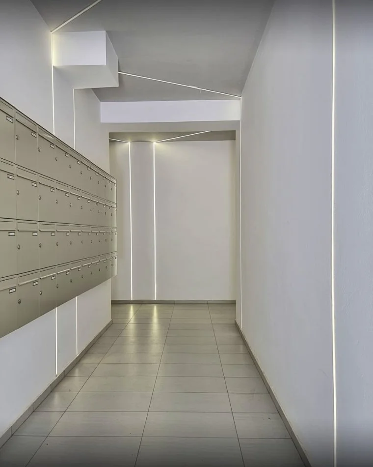 Tirane, jepet me qera apartament 2+1+Ballkon , 500 € 