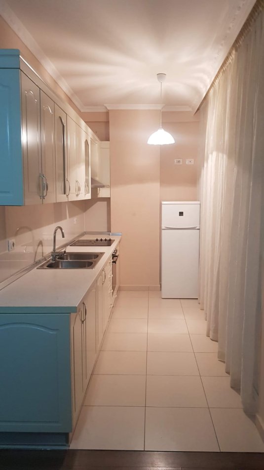 Tirane, Pazari i Ri, me qera 1+1 Kati 3, 72 m² 530 € (Qemal Stafa)