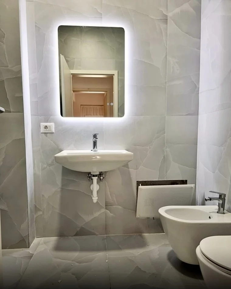 Tirane, jepet me qera apartament 2+1+Ballkon , 500 € 