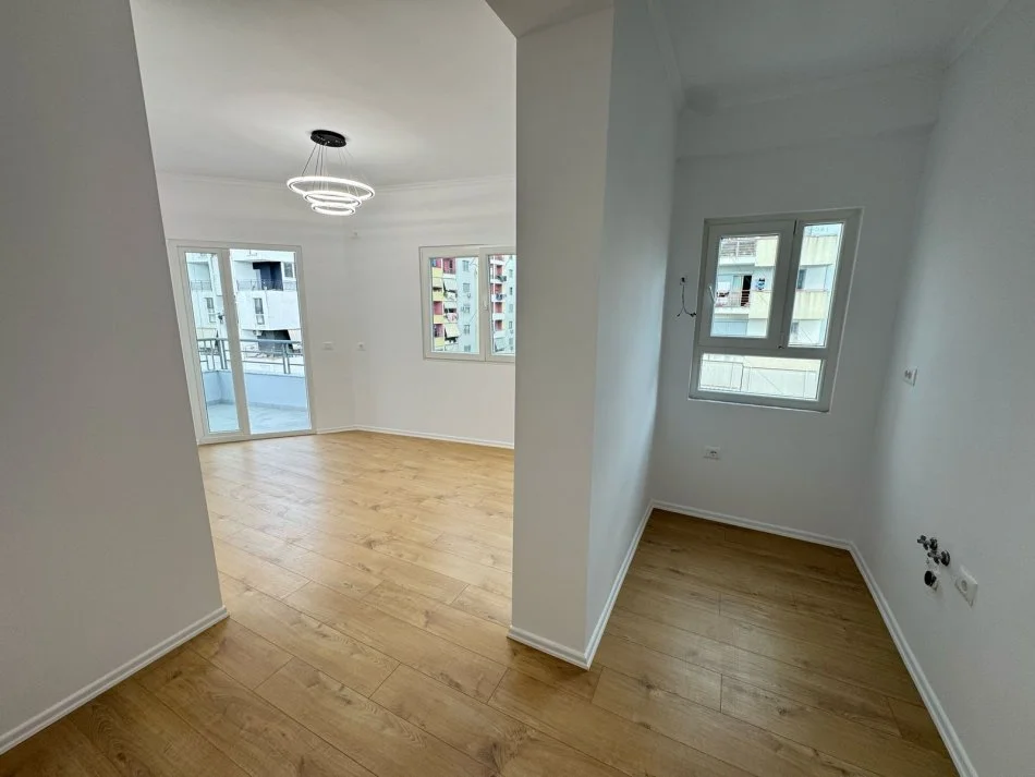 Tirane, shitet 1+1 Kati 5, 60 m² 93.000 € (Astir)