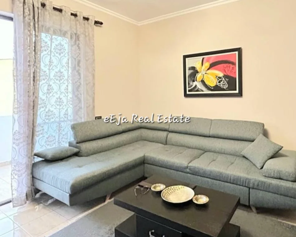 Tirane, jap me qera apartament 1+1 Kati 6, 65 m² 550 € (Selvia)
