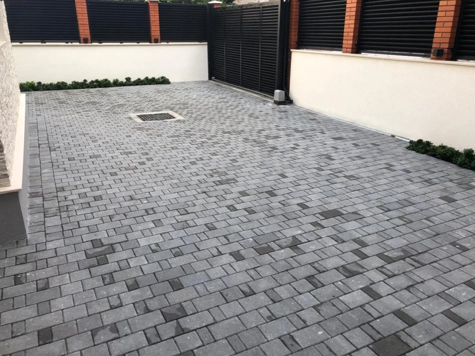 Tirane, jepet me qera Vile Kati 0, 450 m² 4.500 € (Rruga e durresit)