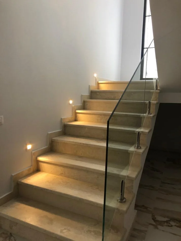 Tirane, jepet me qera Vile Kati 0, 450 m² 4.500 € (Rruga e durresit)