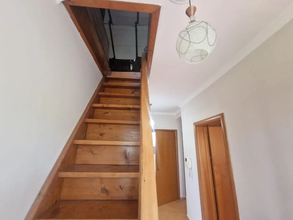 Tirane, jepet me qera Vile Kati 0, 400 m² 1.200 € (Selite)