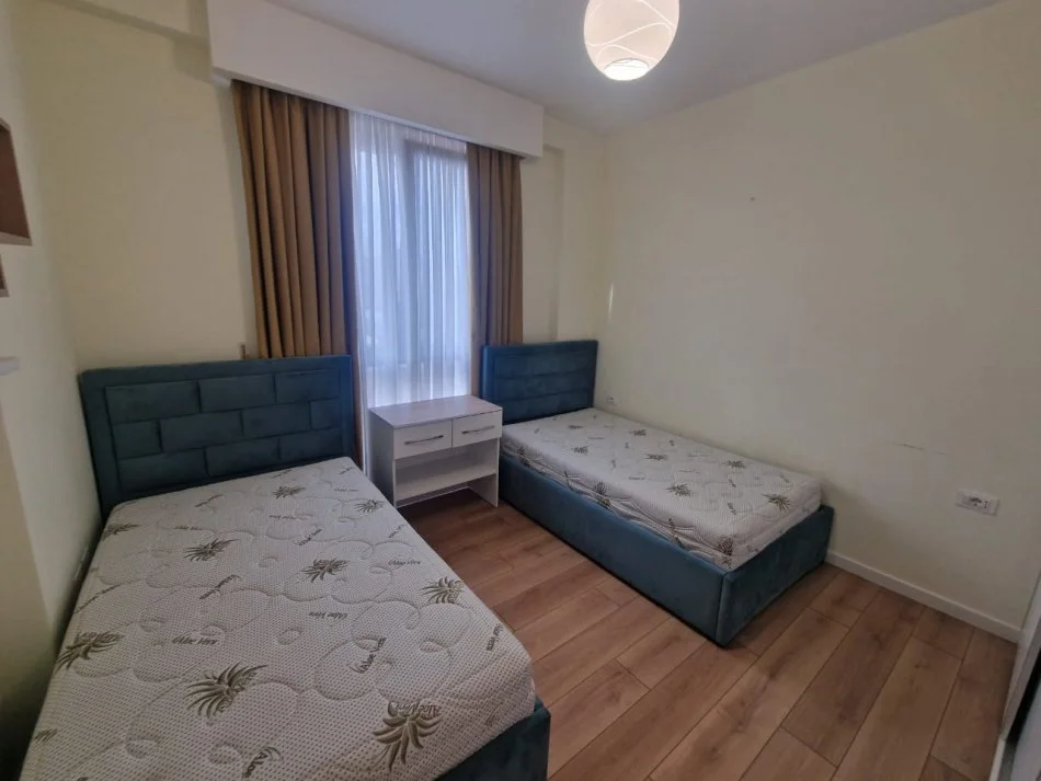 Tirane, jepet me qera apartament 2+1 Kati 3, 103 m² 850 € (Tregu dinamo)
