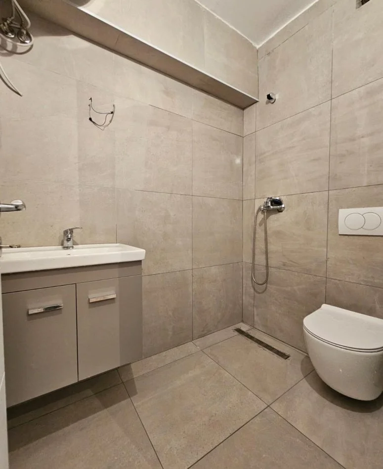 Tirane, shitet apartament 1+1 Kati 5, 44 m² 106.000 € (21 dhjetori)