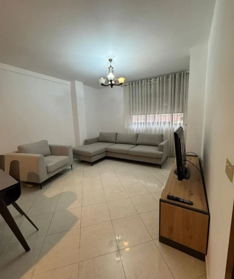 Tirane, jepet me qera apartament Kati 5, 75 m² 500 € (Rruga elbasanit)