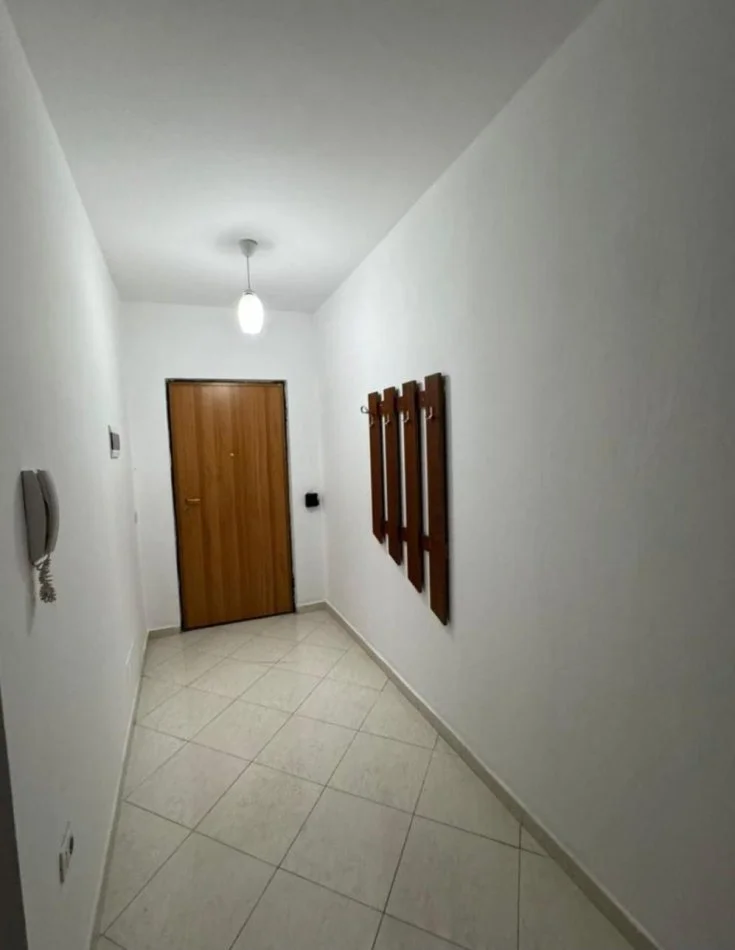 Tirane, jepet me qera apartament Kati 5, 75 m² 500 € (Rruga elbasanit)