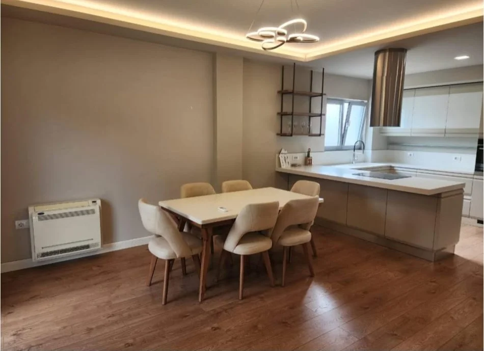 Tirane, jepet me qera Vile Kati 0, 300 m² 1.500 € (Selite)