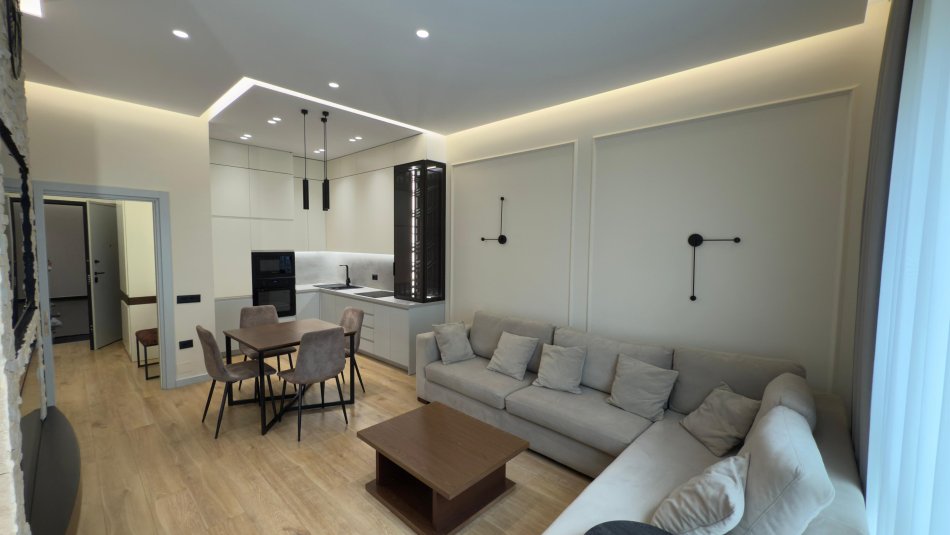 Tirane, jepet me qera apartament 1+1 Kati 5, 76 m² 800 € (Rruga e Kavajes)