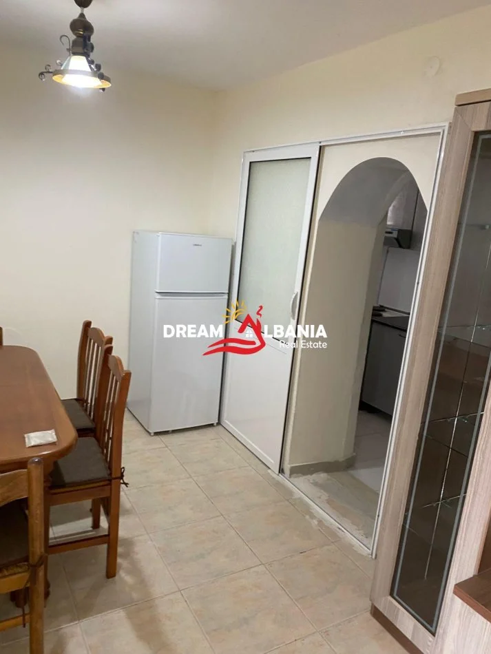 Tirane, jepet me qera apartament 1+1 Tek Rruga e Barrikadave, 55 m² 550€