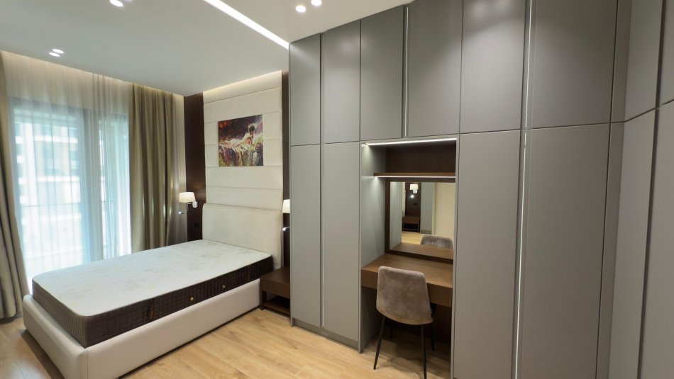 Tirane, jepet me qera apartament 1+1 Kati 5, 76 m² 800 € (Rruga e Kavajes)