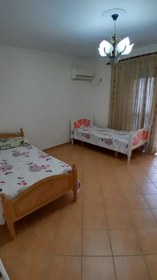 Tirane, jepet me qera apartament 3+1+Aneks+Ballkon Kati 3, 135 m² 600 € (Stadiumi Dinamo)