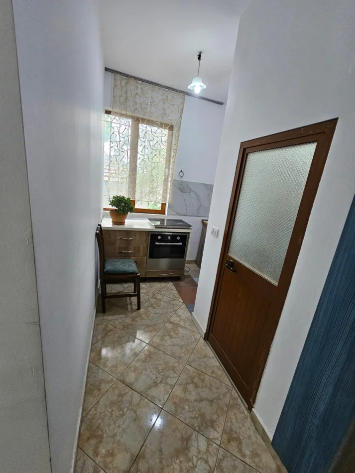 Tirane, jepet me qera apartament 1+1 Kati 1, 60 m² 400 € (Selite)