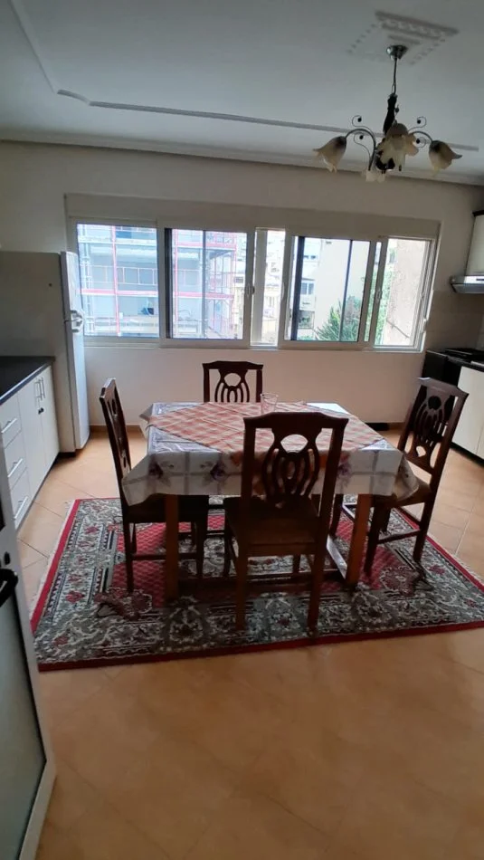 Tirane, jepet me qera apartament 3+1+Aneks+Ballkon Kati 3, 135 m² 600 € (Stadiumi Dinamo)