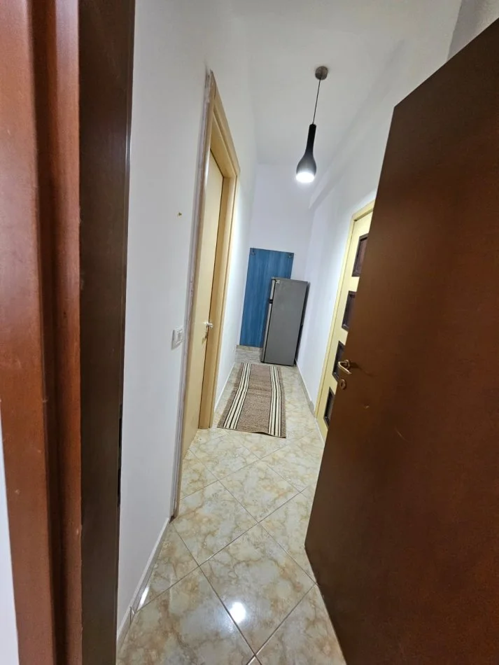 Tirane, jepet me qera apartament 1+1 Kati 1, 60 m² 400 € (Selite)