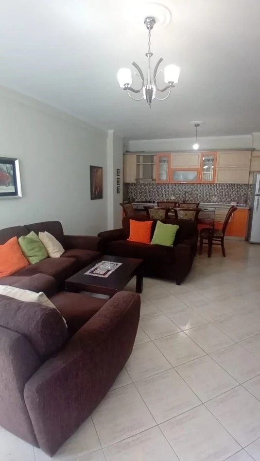 Tirane, shitet apartament 2+1 Kati 4, Sip 104 m² . Cmimi 165. 000 Euro. Kodra e Diellit afer Eleonores.)