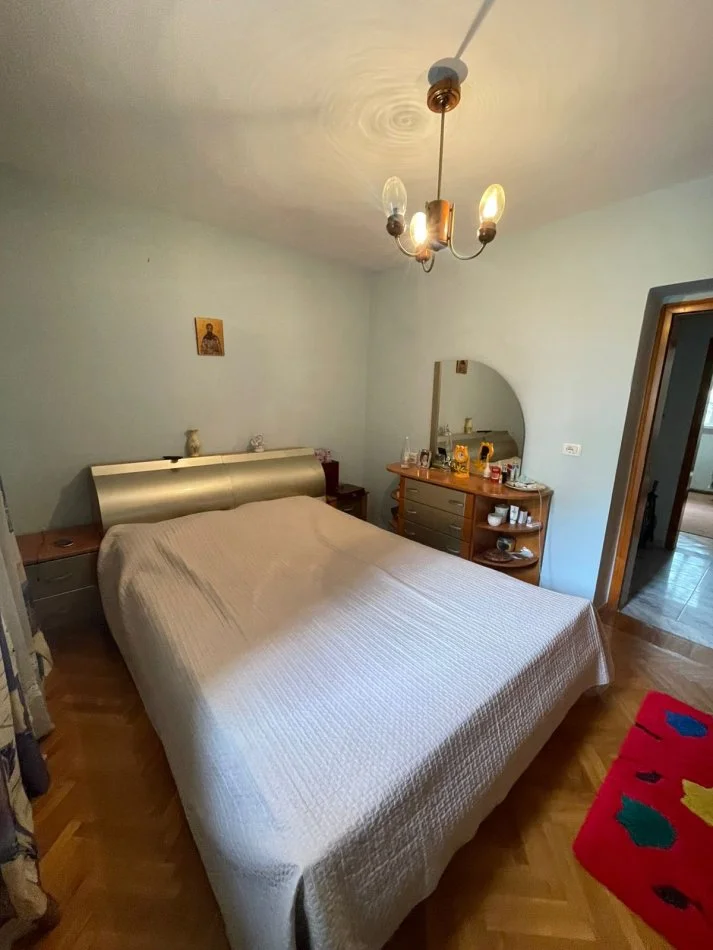 Tirane, shitet apartament 3+1 Kati 3, 100 m² 180.000 € (Mozaiku)